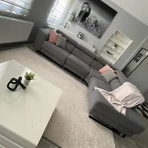  Appartement Next2airport - House Of Lions België